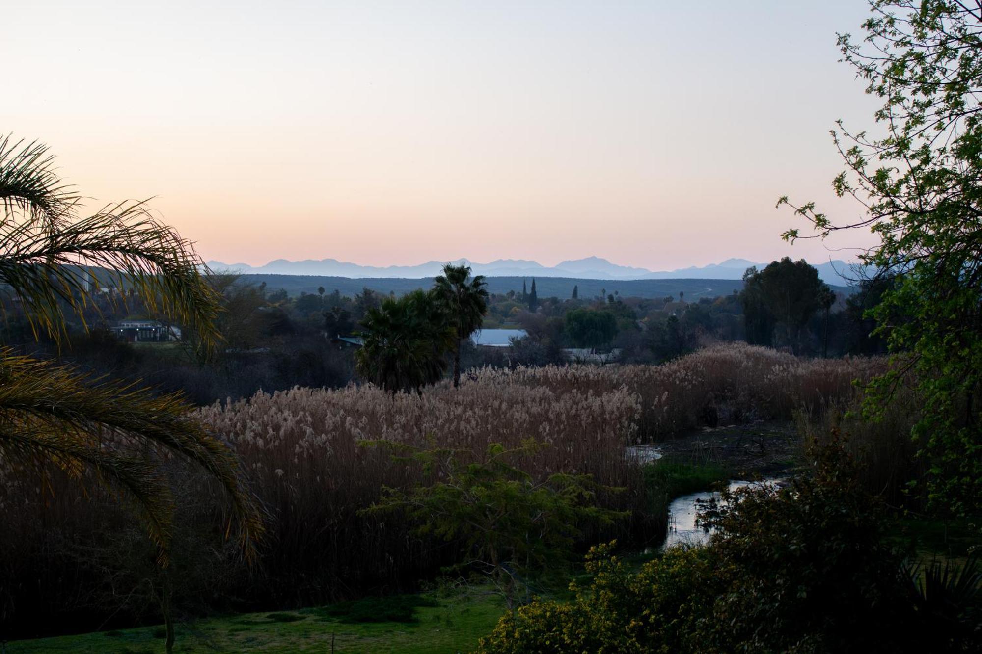 De Oude Yotclub Bed & Breakfast Oudtshoorn Dış mekan fotoğraf