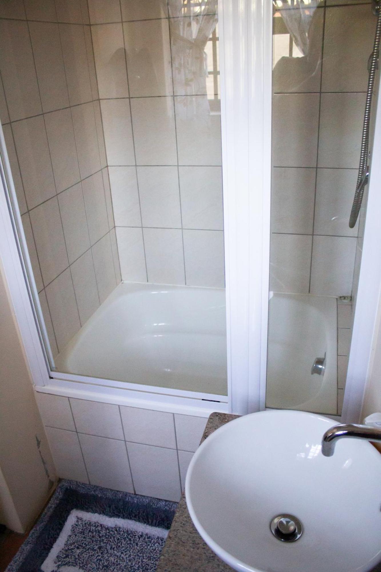 De Oude Yotclub Bed & Breakfast Oudtshoorn Oda fotoğraf