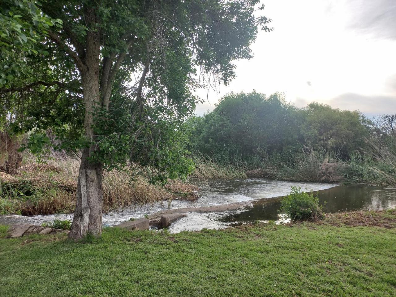 De Oude Yotclub Bed & Breakfast Oudtshoorn Dış mekan fotoğraf